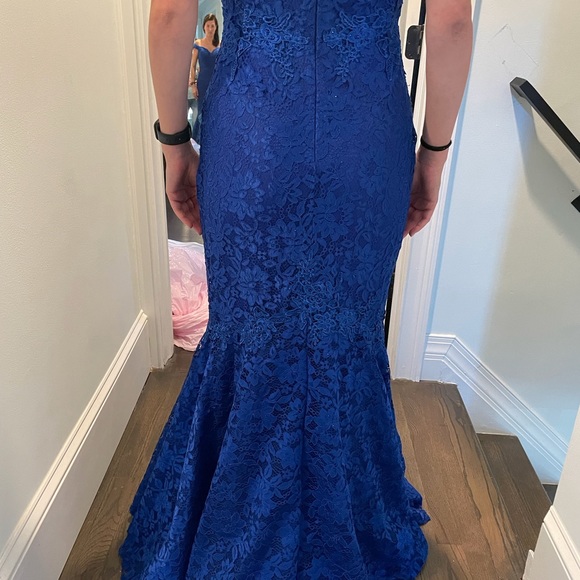 Formal/ Prom dress, royal blouse , size 8 - Picture 3 of 5